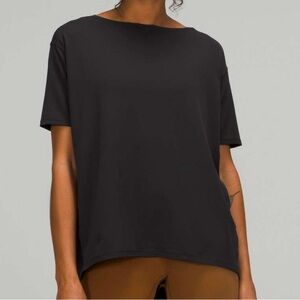 Women’s lululemon back in action shirt